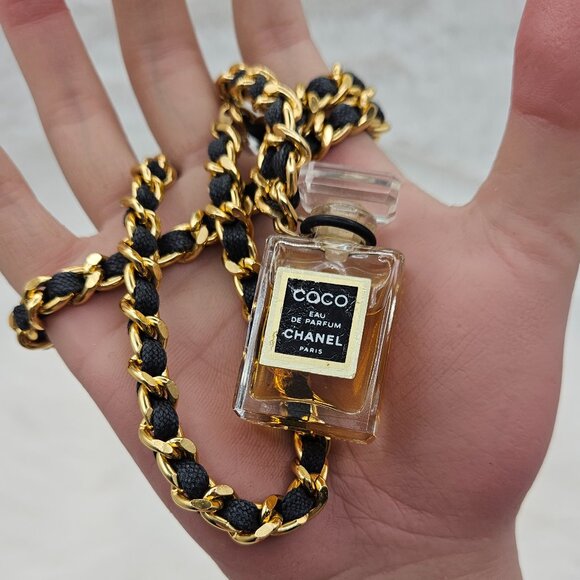 Chanel Coco Perfume Motif Fashion Necklace - Picture 10 of 16